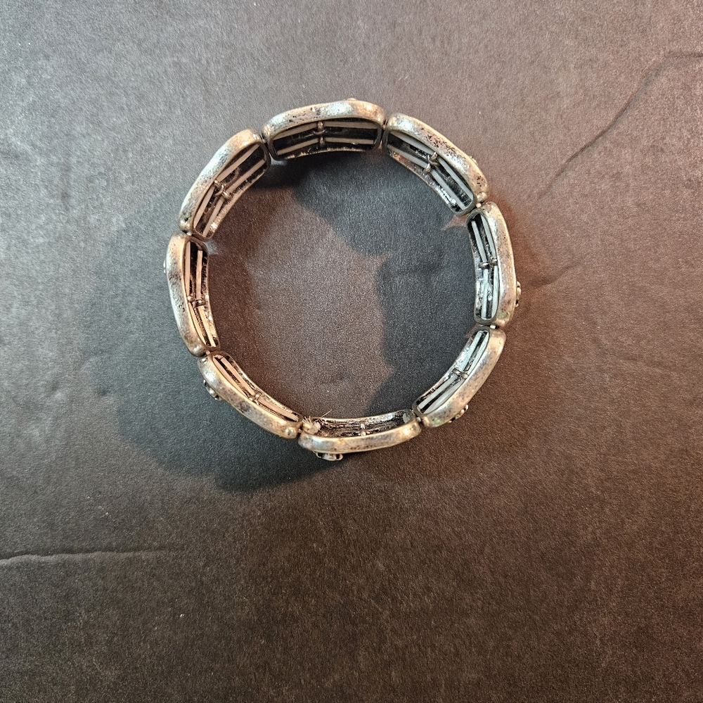 Lorec Ranch Silver Stretch Goat Bracelet - Picture 4 of 4